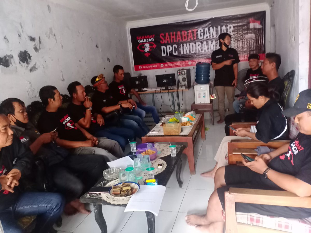 GanjarIndramayu's tweet photo. DPC Sahabat Ganjar Indramayu akan mengadakan pengobatan gratis bersama Tabib Shifu Sanjaya.

Terdapat beberapa terapi seperti gurah,totok, bekam dan masih banyak lagi.
 relawan Sahabat Ganjar Indramayu

#SahabatGanjar #GanjarPranowo #Ganjar https://t.co/SrxpBfRcSI