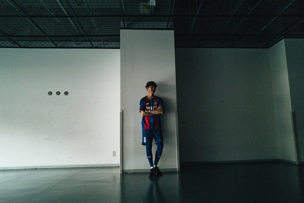 fctokyoofficial's tweet photo. 🔵🔴
近づくJ開幕!!🔵🔴
先日味スタでの新しいPV撮影を行いました🙌✨

このPVは、23日 #ルヴァンカップ 磐田戦の味スタ初戦で公開予定です🤩✨
お楽しみに!!!!🙌✨
#fctokyo #tokyo https://t.co/1AroSi15nX