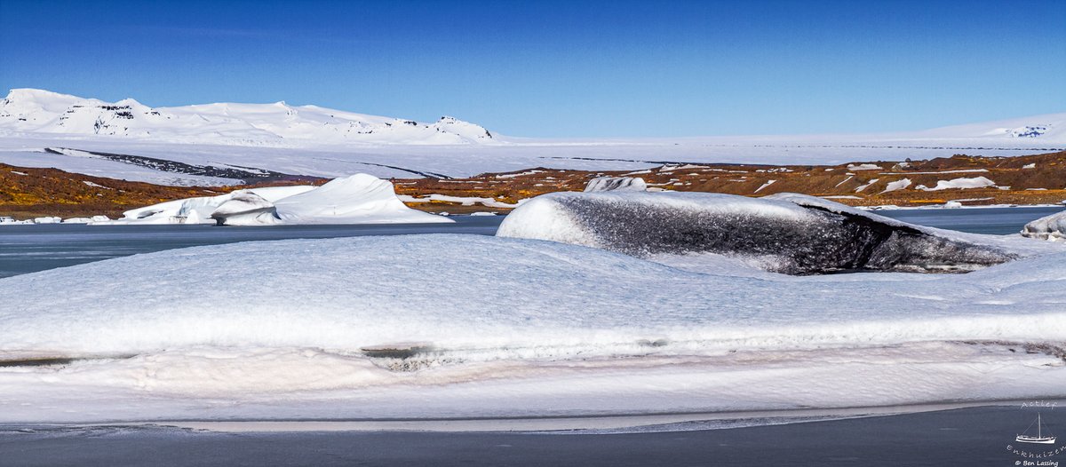blas789's tweet photo. #Sneeuw en #ijs #vormen #structuren #reflecties bij de #Svínafellsjökull (Zwijnengletsjer) bij #Skaftafell in zuidelijk #IJsland.
HR 4893 x 2182 Pixels
Decoratie voor kantoor of woonkamer?
Herbewerkte serie; een foto per dag.
#Fotografie #Travel https://t.co/mq4DBDDBJ3