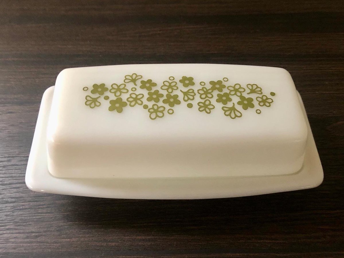 retromodstore's tweet photo. Pyrex Spring Blossom covered butter dish available now! This is in amazing condition with a vibrant print #pyrex #pyrexforsale #pyrexlove #pyrexcollector #pyrexjunkie #springblossompyrex #springblossom https://t.co/kFw1GYga3t
