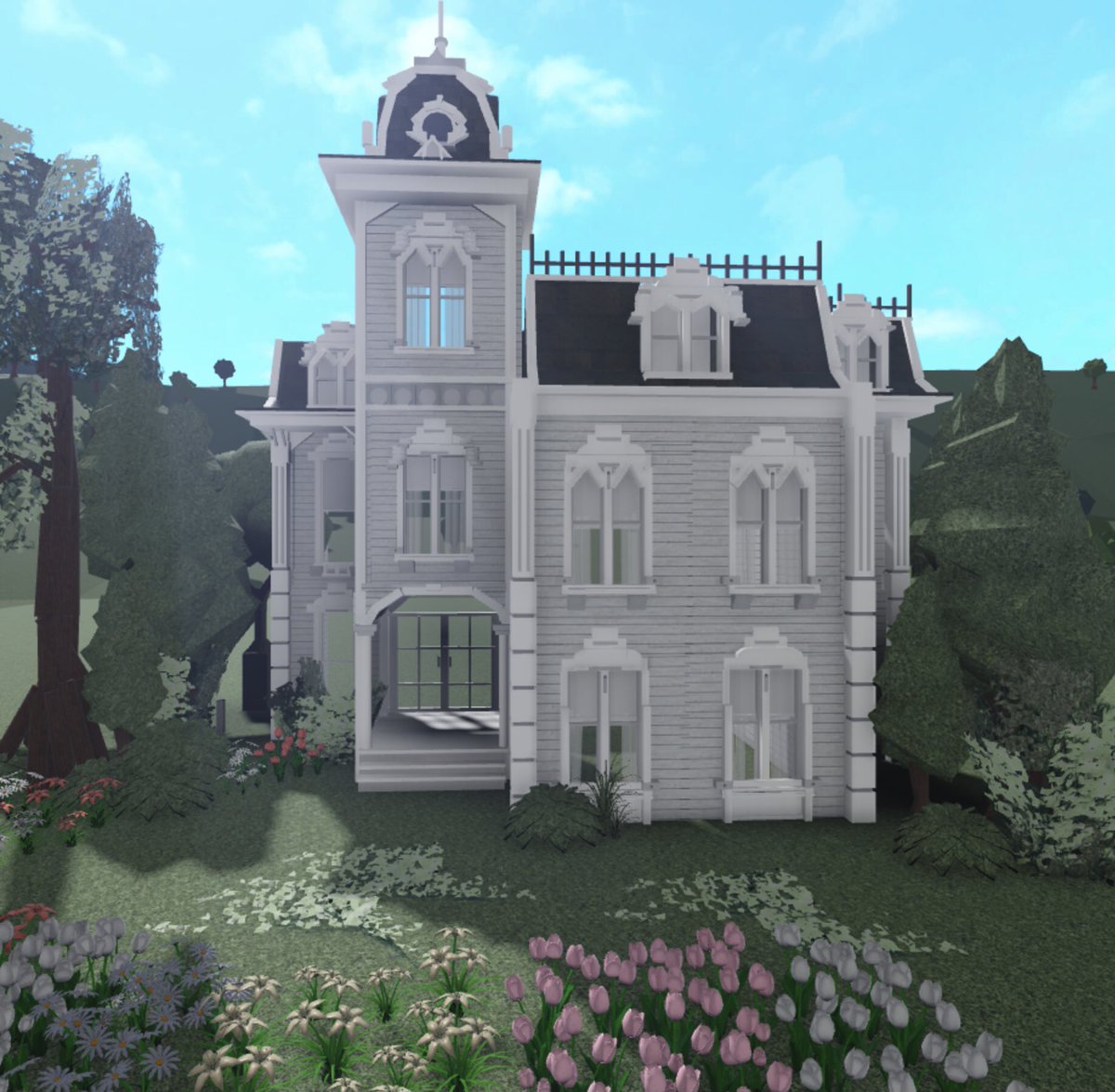 spring Victorian house #bloxburg #bloxburghouse #bloxburgbuild #bloxburghou...