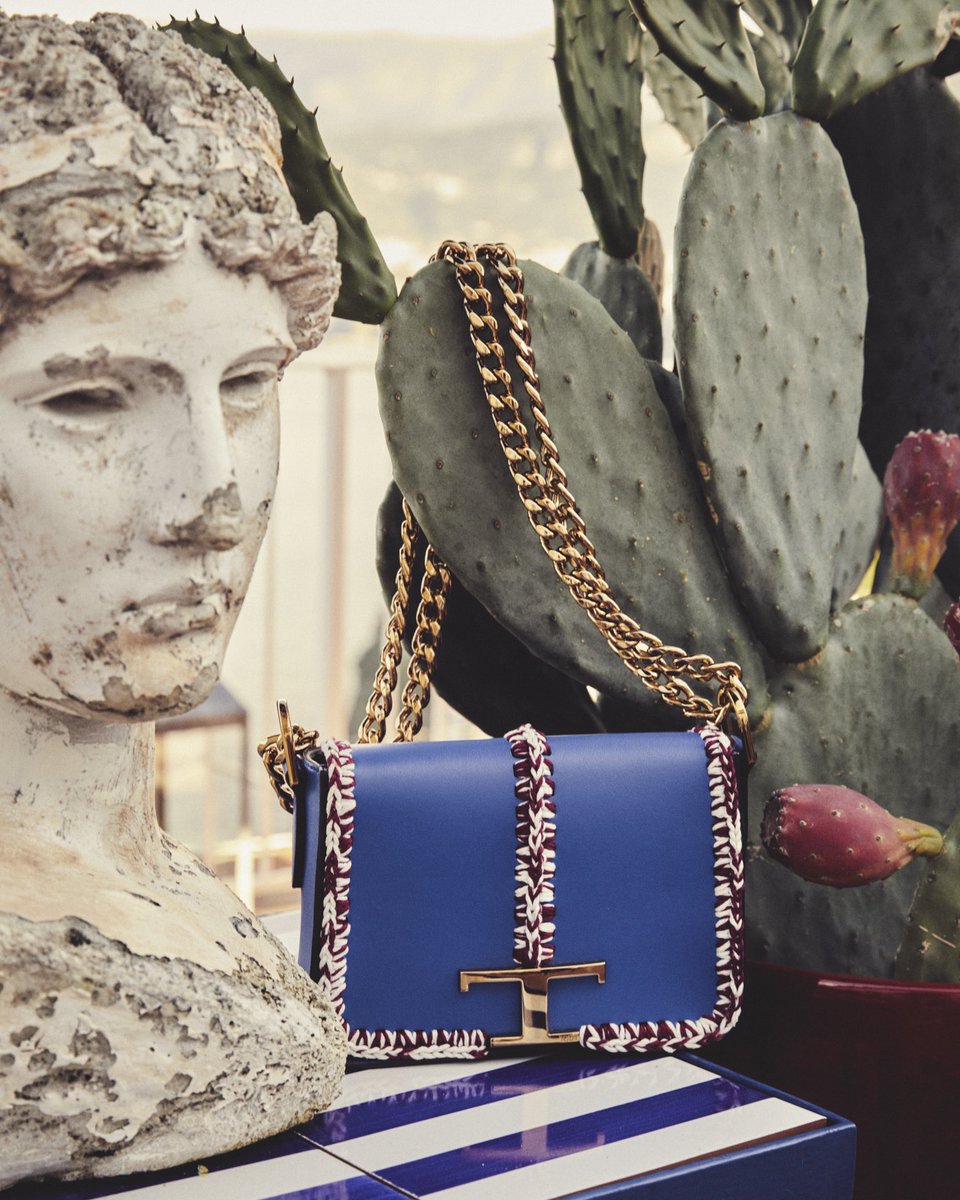 エレガントなTタイムレス チェーンバッグにかぎ針編みのスティッチング