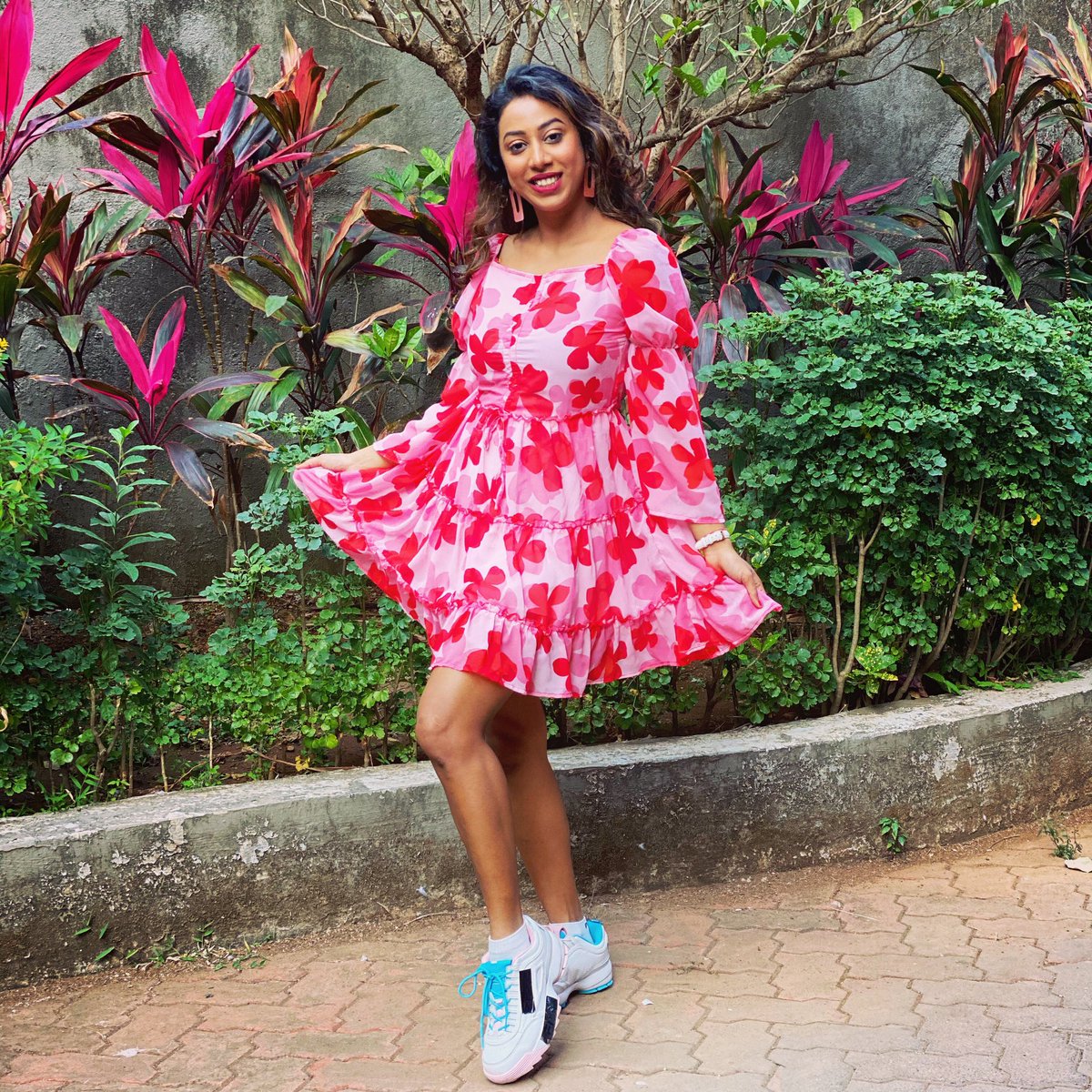 MeMeenalShah's tweet photo. Feeling Pink 🌸 https://t.co/FXvIzU2PpW
