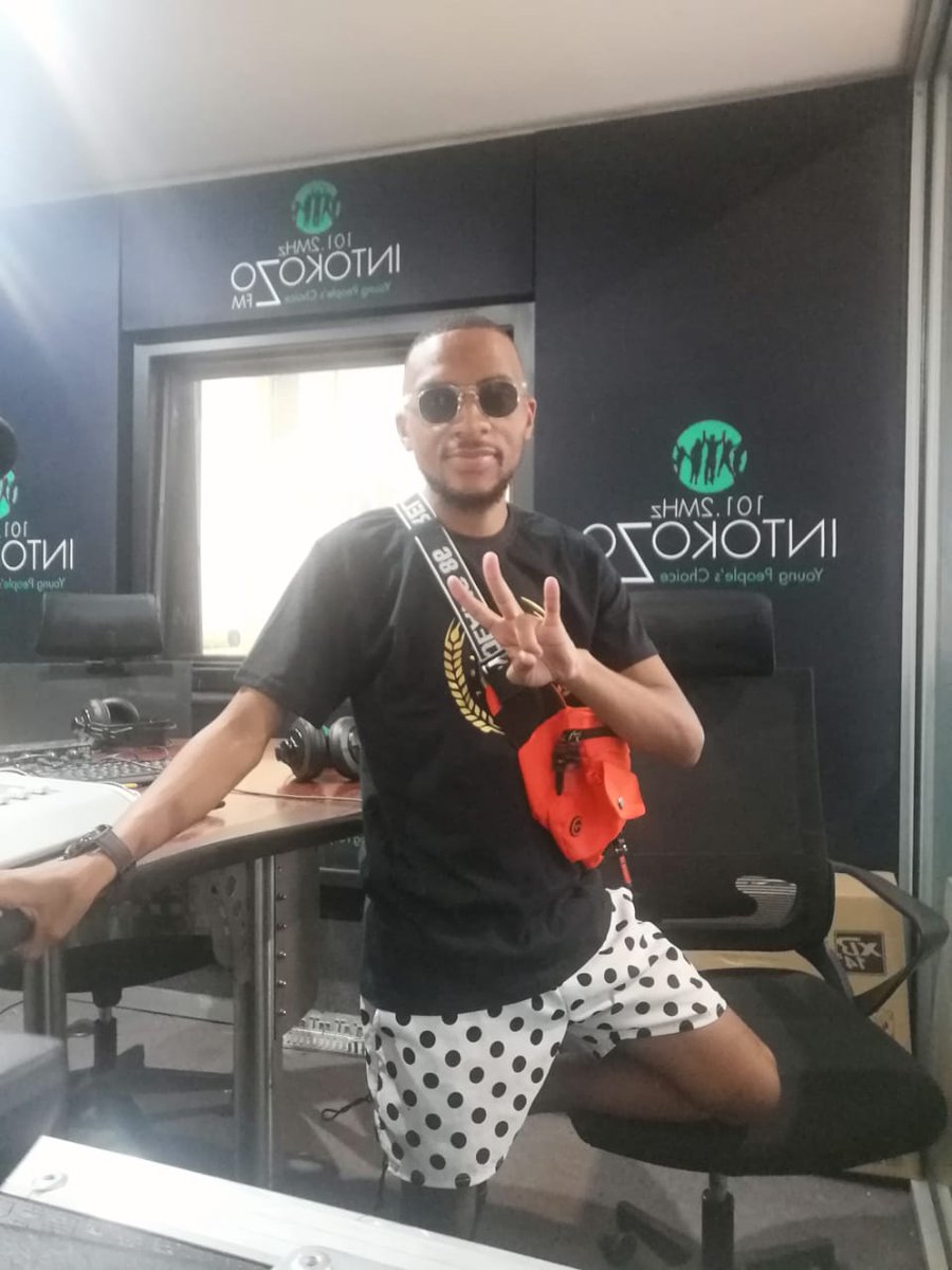 dlalamatifana_'s tweet photo. #HappyWorldRadioDay, And Thank You So Much To Intokozo 101.2 FM For Believing In My Craft And Allow Me To Grow With Them😊📻
#RadioIsLife https://t.co/YT2EJIMngy