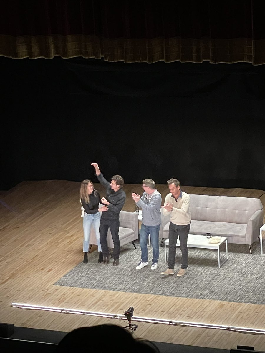 mareschul's tweet photo. The guest was Jimmy Kimmel but Jennifer Aniston stopped by. Oh and that’s her, Jason Bateman, Will Arnett, and Sean Hayes. Are you fucking kidding? #smartlesstourlive https://t.co/gAdsiihxu2