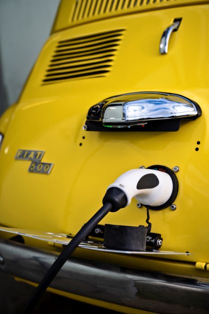 retroelectrics1's tweet photo. Fiat 500 EV details. Lots more images of this great little car coming soon. https://t.co/rZZDlCj6Zs

#evfiat #electricfiat500 #electriccar #cleanenergy #ev https://t.co/pdPnxr11QQ
