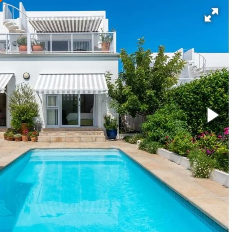 cape_waterfront's tweet photo. Upmarket niche complex "La Bianca"  in  Scott Estate offers beautiful  3 bed 2.5 bath family home with sparkling pool, upstairs patio and 360 ° rooftop.
Listed at R6 995 00
https://t.co/57YlxVs72J. ref 975
Or contact area specialist Terry Mackenzie on +27 82 572 0764
@Houtbayorg https://t.co/CeapYm0pBc