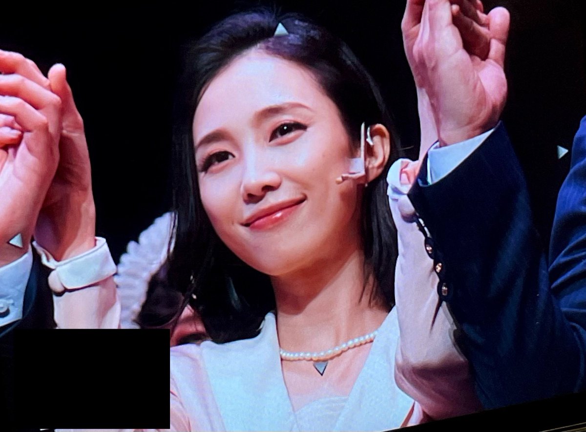 너무 슬픈데 언니가 너무 예뻐...