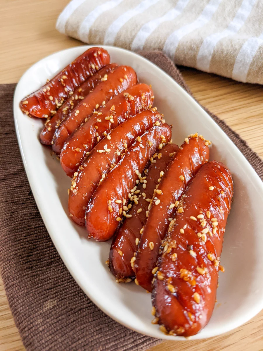 コチュジャンなどを使った旨辛な味付けが美味しそう！おつまみにも良さそうな「ウインナー」レシピ！