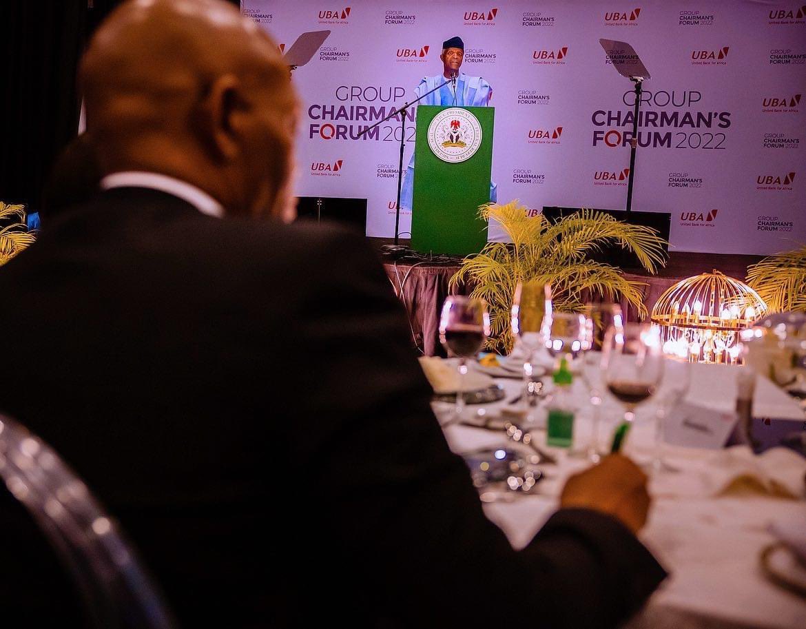 Opetuyii's tweet photo. Vice President @ProfOsinbajo attended as the special guest of Honor at 2022 @UBAGroup Group Chairman's Dinner at @HiltonAbuja. 
11th February, 2022 
📷 @tolanialli 
@KennedyUzoka 
@Honndudielumelu https://t.co/MC1ZuYCreI