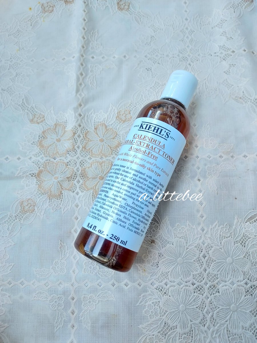 ALittebee's tweet photo. โทนเนอร์ดอกคาเลนดูล่า Kiehl’s Calendula Toner สูตรไร้แอลกอฮอล์ ผลิตภัณฑ์โทนเนอร์สูตรคลาสสิคที่มีส่วนผสมของกลีบดอกคาเลนดูล่า เป็นอีกขั้นตอนที่จะช่วยทำความสะอาดผิว อีกทั้งยังปลอบประโลมและปรับสภาพผิวให้นุ่มและรู้สึกสบายผิว เหมาะสำหรับผิวธรรมดา-ผิวมัน
ราคา950฿ส่งฟรี https://t.co/E5hHOnc7G3