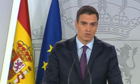 MasterEventsM's tweet image. Les banderes 🇫🇷🇪🇺 estan ubicades al fons a la dreta de l’orador,  i no a l’esquerra, com és perceptiu. Saps el motiu? #ProtocolOficial #Banderes