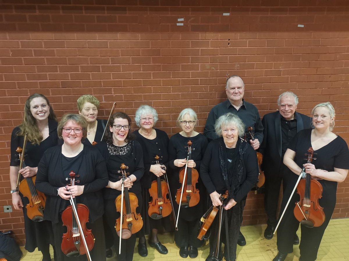 ViolaEm's tweet image. Team 10 viola- 10!!!!! 🎻🎻 #bestsection #wilmslowsymphonyorchestra