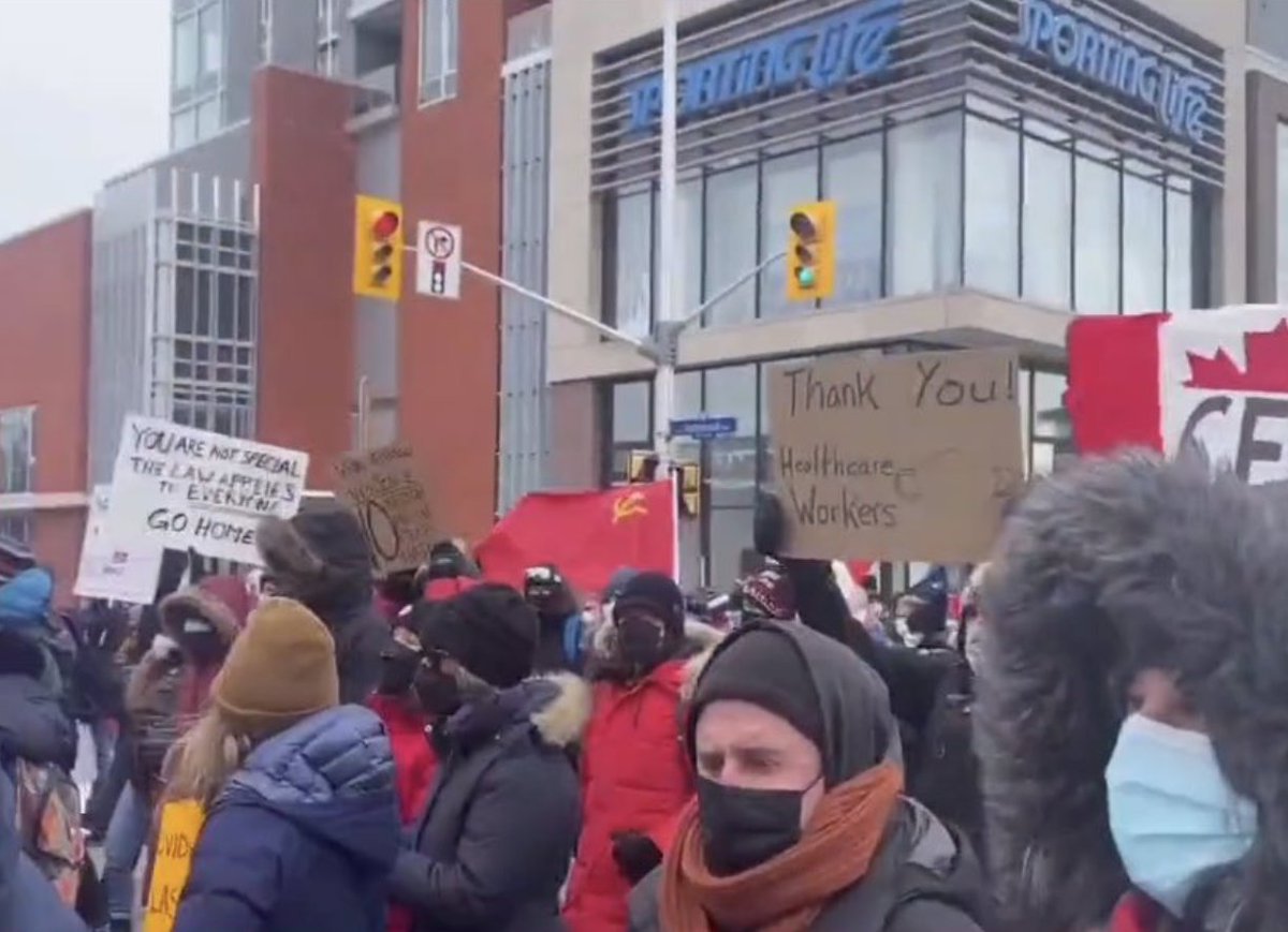 Brian_Dell's tweet photo. @jonkay I see a hammer and sickle.  Therefore this is a Communist march.  Am I doing it right? https://t.co/tuBQaWTmaZ