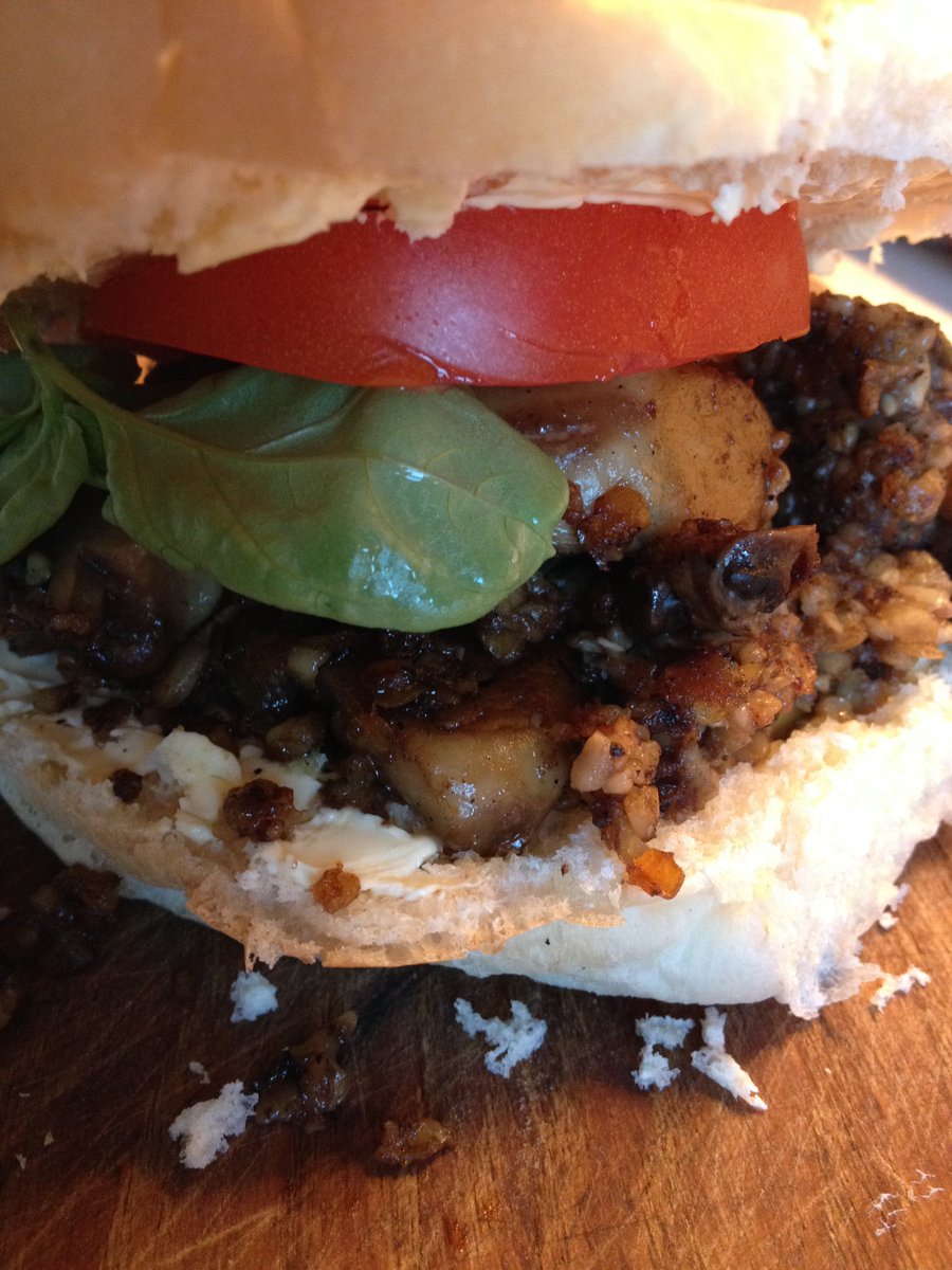 Our #vegan #haggis fried up with mushrooms in a stodgy white bun. #SundayMorning #sunday #treats #breakfast #brunch 😍💚🌿
