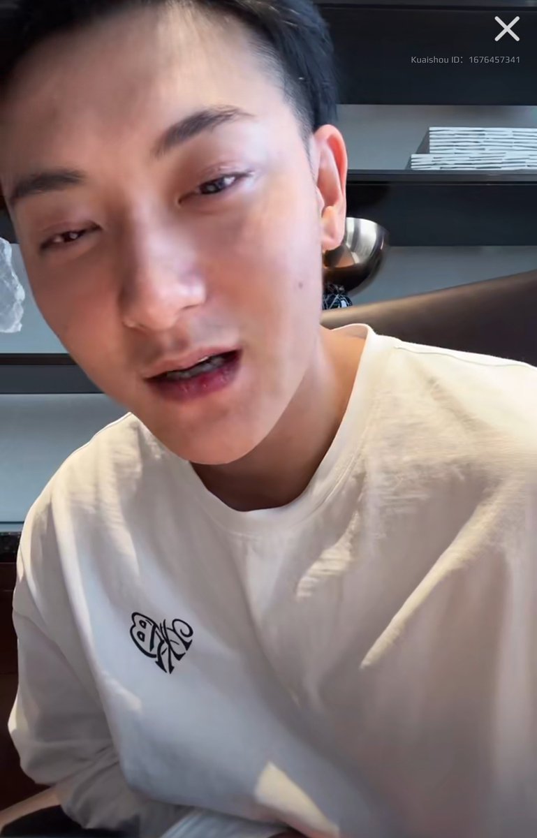 afterZTAO's tweet photo. Tao: "I, Huang Zitao, debuted 11 years ago.This year is 11th year.I'm 28 this year.29 on coming May 2.Every year I lived,every thing I did,every person I met,I treat them fairly.I live with integrity &amp; honesty. I never hurt nor deceived anyone. It's that simple"
#ztao #huangzitao https://t.co/xyKhMJZf7z