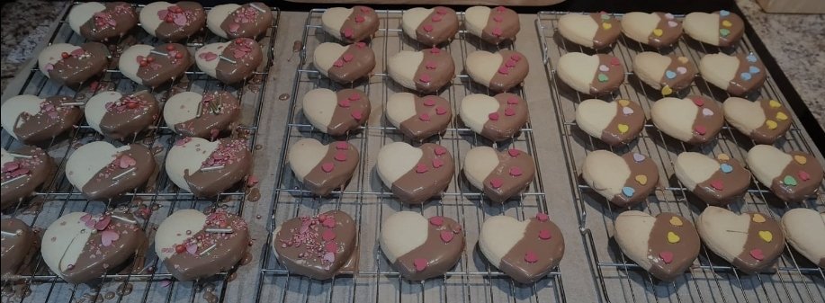 Celebrate St Valentines day with our❤cookies 
Available in Orka St Swithin St-AB10 and Orka Ballater💙
