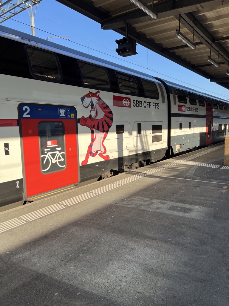 Gerade in #CHGE angekommen. Zug gut, Wtter gut, was will man mehr. Wünsche allen einen schönen und erholsamen Sonntag.