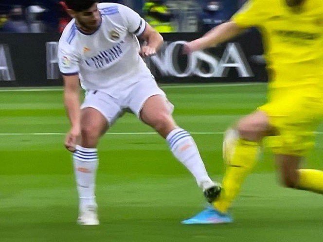 BarcaWorldwide's tweet photo. Red Card + 2                Yellow Card
Games suspension      (yeah that's it) https://t.co/l6LF9eNVIE