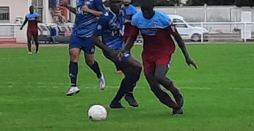 [#Football #LesMureaux ]
L’OFCM s’impose sur Linas Montlhéry : 0 à 3
<a href="/club_ofcm/">OFCM</a> <a href="/LesOfcm/">Ofcm les Mureaux</a> <a href="/Les_Mureaux/">Ville des Mureaux</a>  #footballN3 #paris #Mantes78 #infosportlesmureaux #résultatssport #lesmureaux #infolesmureaux #infolmx #ofcm 
les-nouvelles-des-mureaux.com/spip.php?breve…...