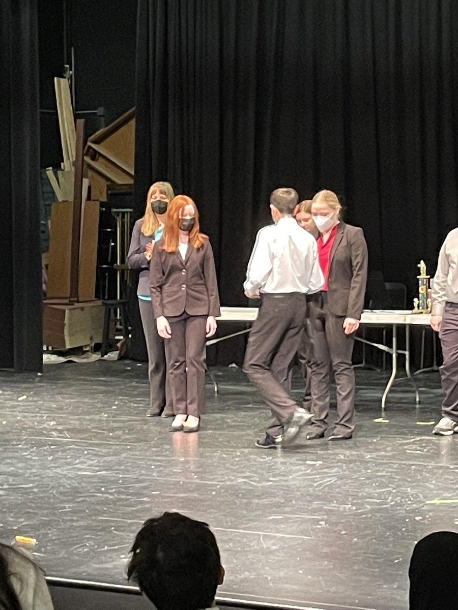 Last Thursday these 3 talented young speakers competed at the New Prague Middle School Tournament and came home with hardware!! #MWHSPride

Makenna Demmer - 1st Discussion
Hannah Christenson - 1st Oratory
Ava Daum - 6th Oratory
