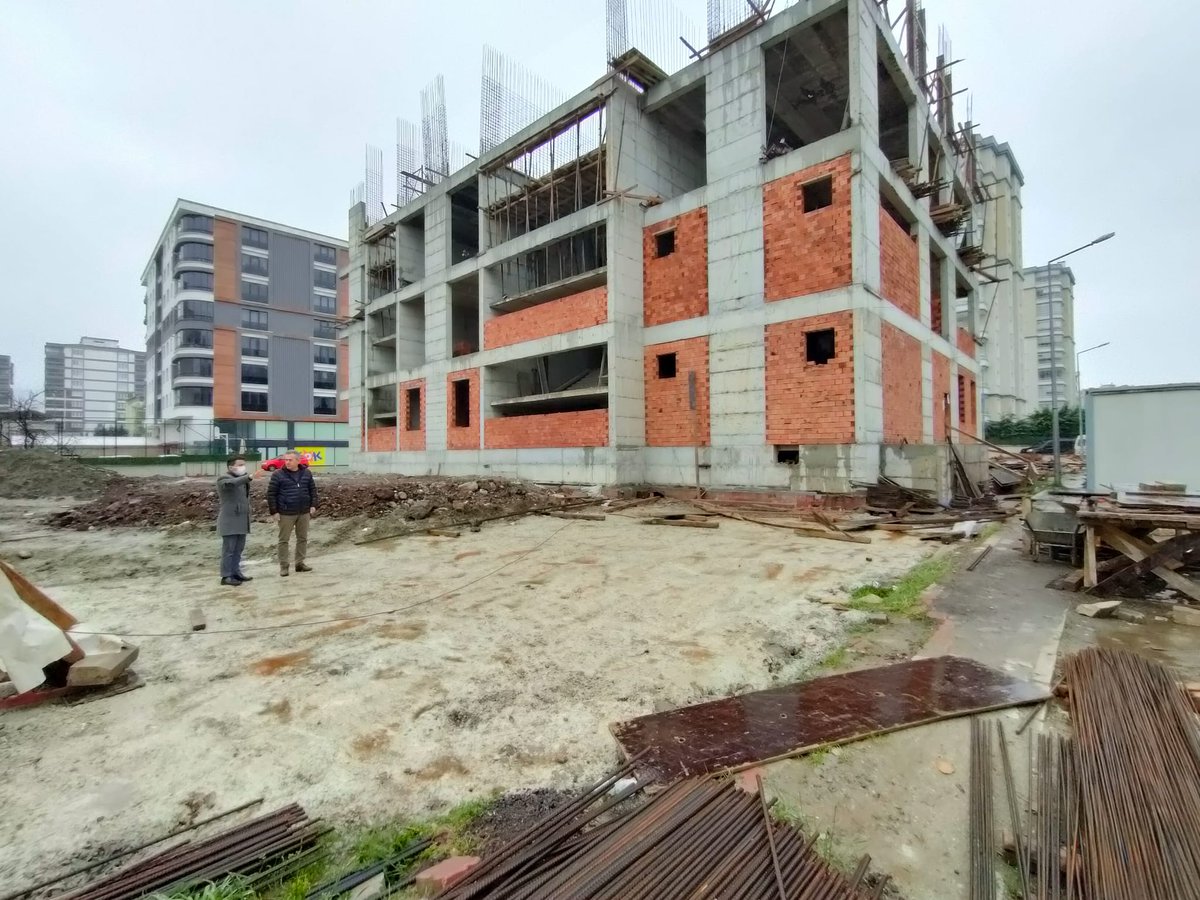 İl Millî Eğitim Müdürümüz Murat Yiğit, İlkadım Derebahçe Mahallesi'nde yapımı devam eden 24 derslikli İlkokul binası inşaatında incelemelerde bulundu. <a href="/tcmeb/">Millî Eğitim Bakanlığı</a> <a href="/zulkifdagli/">Doç. Dr. Zülkif Dağlı</a> <a href="/gokhanmurat1/">Murat YİĞİT</a>