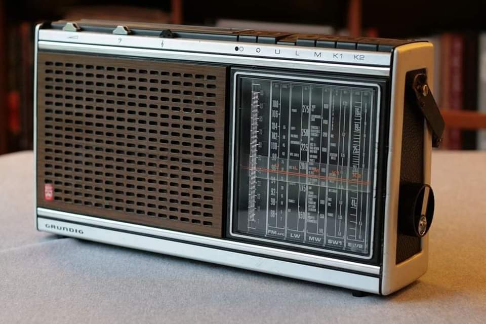 Grundig 300 радиола. предприятие грюндик. грюндик чья фирма какой страны. стереокомбайн grundig. Grundig concert boy.