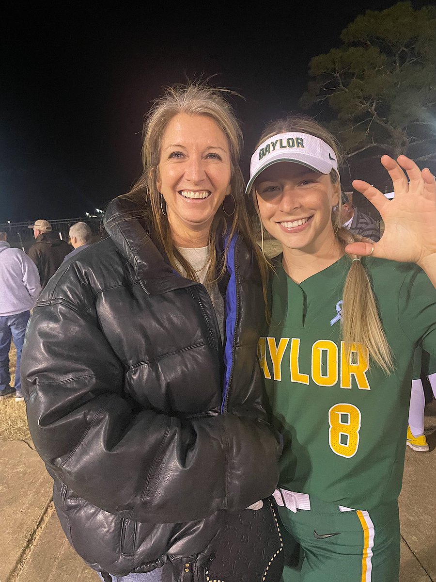 rae_laynee's tweet photo. My super cute parents in Louisiana for opening weekend <3 #SicEm https://t.co/PlWapzmpRz