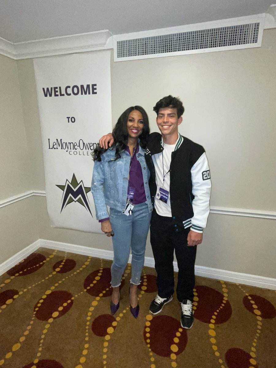 kyle_verdi's tweet photo. Flew out to Memphis,Tennessee on a Official Visit to LeMoyne-Ownes University(D2). Was a huge blessing to be recruited by a 2x Olympian Dr.Rochelle Steven’s and pick up a Full ride scholarship with the trip 😉.  @GavinSavQB2 @JonCoulter23 @TeenSelfmade @WestPortXC @WestPortHigh https://t.co/5Jwz06EQuz