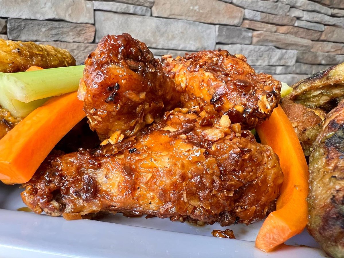 ant_kneee's tweet photo. Are you ready for #SuperBowl2022? Don’t fumble the starters! #WorldWings at #WestlineFood has the spread covered with wings from around the 🌎! Enjoy grilled, fried & smoked wings. Last year Americans ate 1.42 Billion chicken #wings! #Chicago #SuperBowl https://t.co/PXY1OnhLsF https://t.co/F3eLnADYk6