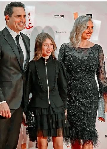 شاهد أول ظهور لابنة ظافر العابدين فى العرض الخاص لفيلم "غدوة" بتونس