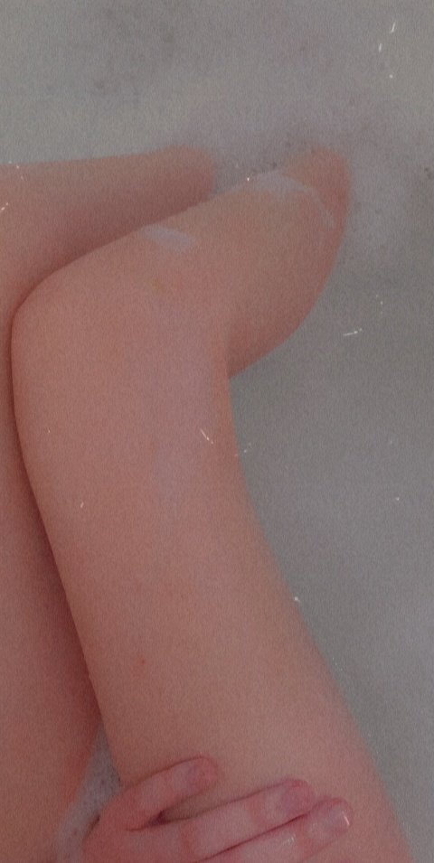 secretsenpaii4's tweet photo. little teeny feet #feet #footfetish #fetish #fansly #fanslyfootmodel #footmodel #sexy #nsfw #subtomyfansly #hot #sexy #sex #cum #feetselfie https://t.co/kdtWr5GXSr