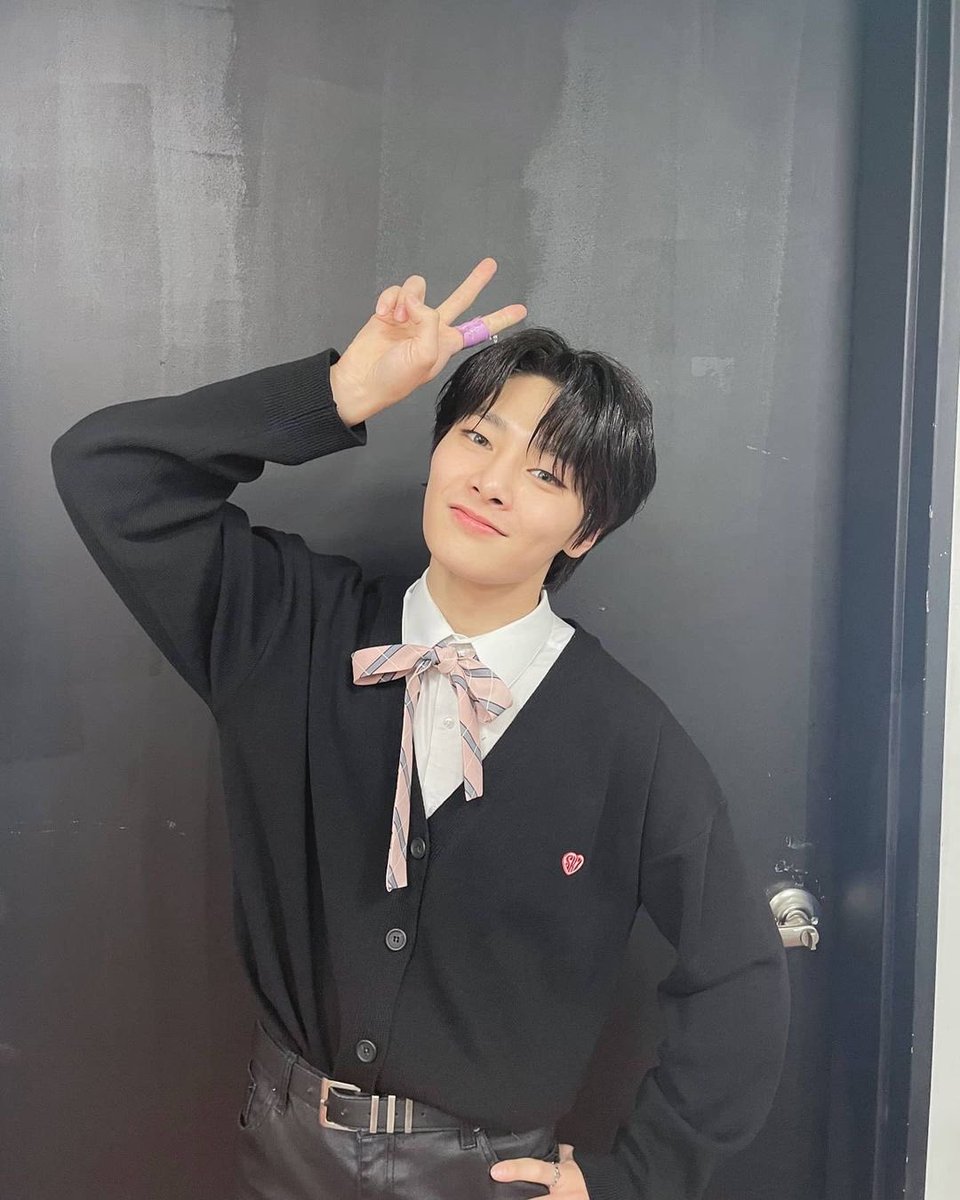 SKZTeamTurkey's tweet photo. 220213 | 📸 #IN Instagram Güncellemesi (1/2)

“Çok ama çok eğlendim ㅎㅎㅎ
#StrayKids #STAY 
#INstagram #🦊” https://t.co/snwfIQXtMz