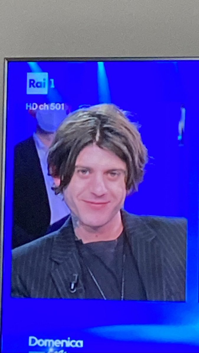 mina_delaa's tweet photo. Sei un meme Mirkooo ma ti amo💘 #DomenicaIn #Rkomi #Sanremo2022 https://t.co/K11fXHytnI