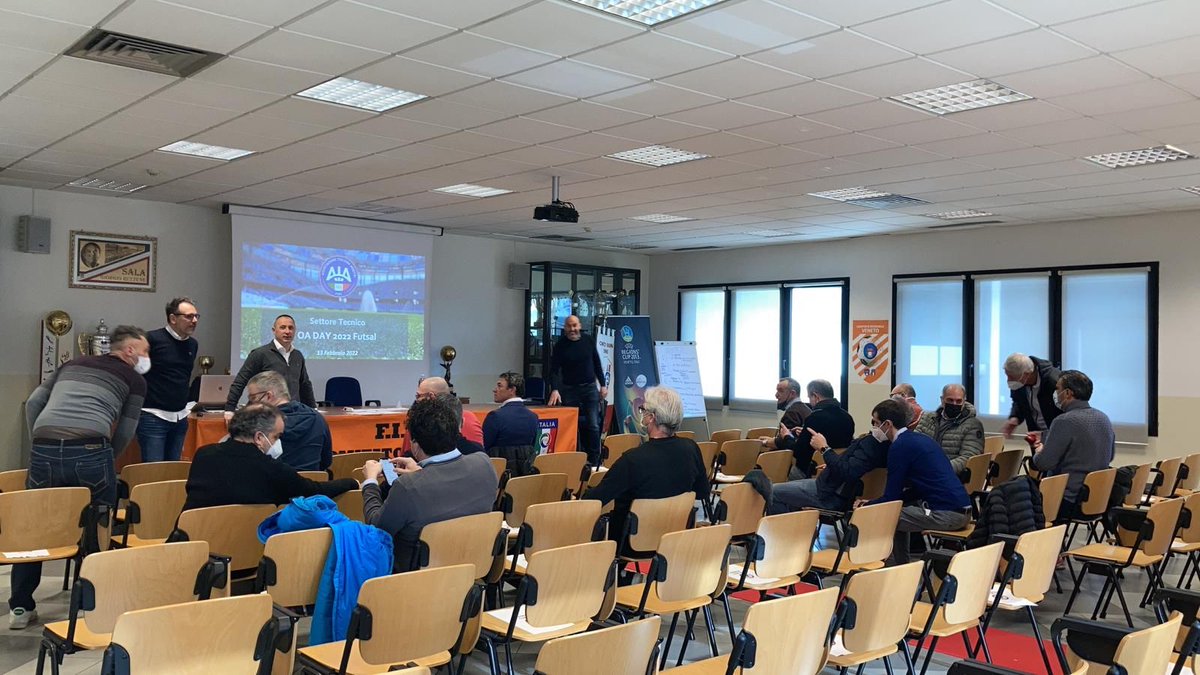 AIA_it's tweet photo. Si sta svolgendo oggi l'OA day di Calcio a Cinque che vede convolti gli #osservatori di #futsal di tutti i Comitati Regionali e Provinciali d'Italia. Quello di oggi apre gli appuntamenti degli OA day che il Settore Tecnico terrà nel mese di febbraio anche per il calcio a 11. https://t.co/QeE8dnhFjZ