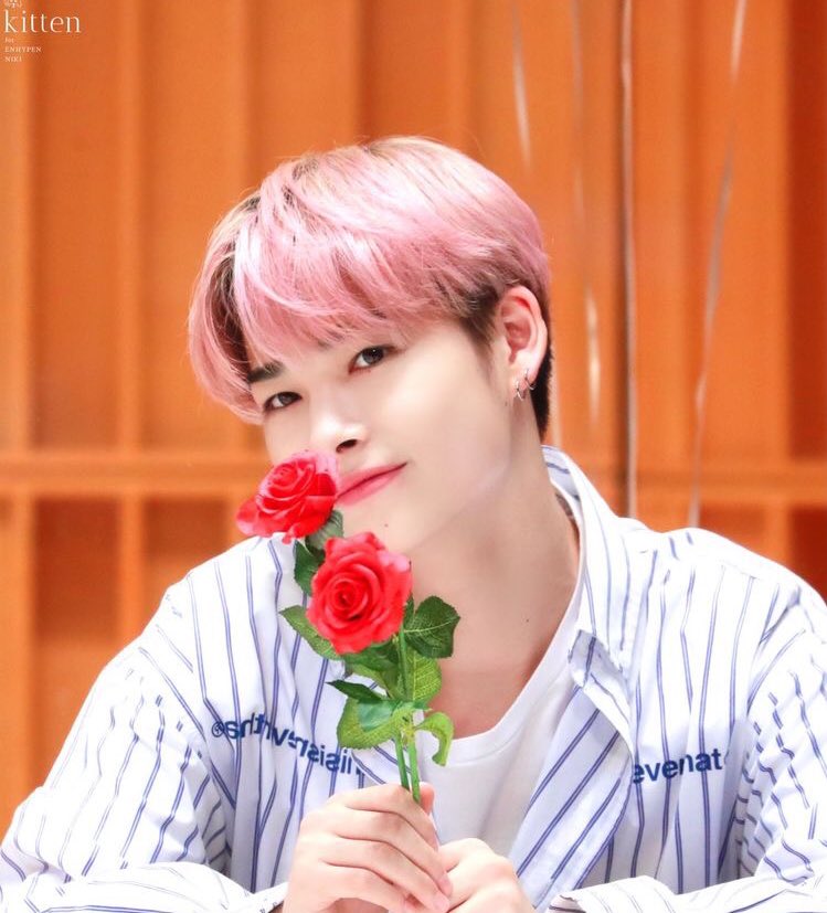 NI_KIFMS's tweet photo. happy hearts day ❤️ https://t.co/9kKzJSdB41