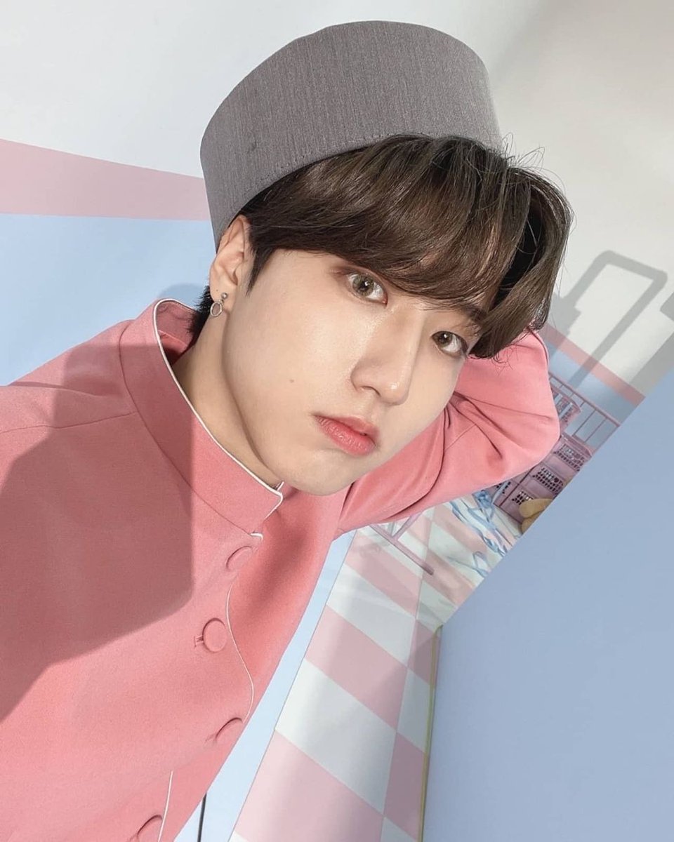 SKZMYHanJisung's tweet photo. [INSTA POST] 220213

@/realstraykids 

🔗https://t.co/wtJkIziqZa

@Stray_Kids
 #StrayKids #스트레이키즈 
#STAYsMY #Han #HanJisung  #한 #한지성 https://t.co/kNHwCU17IK
