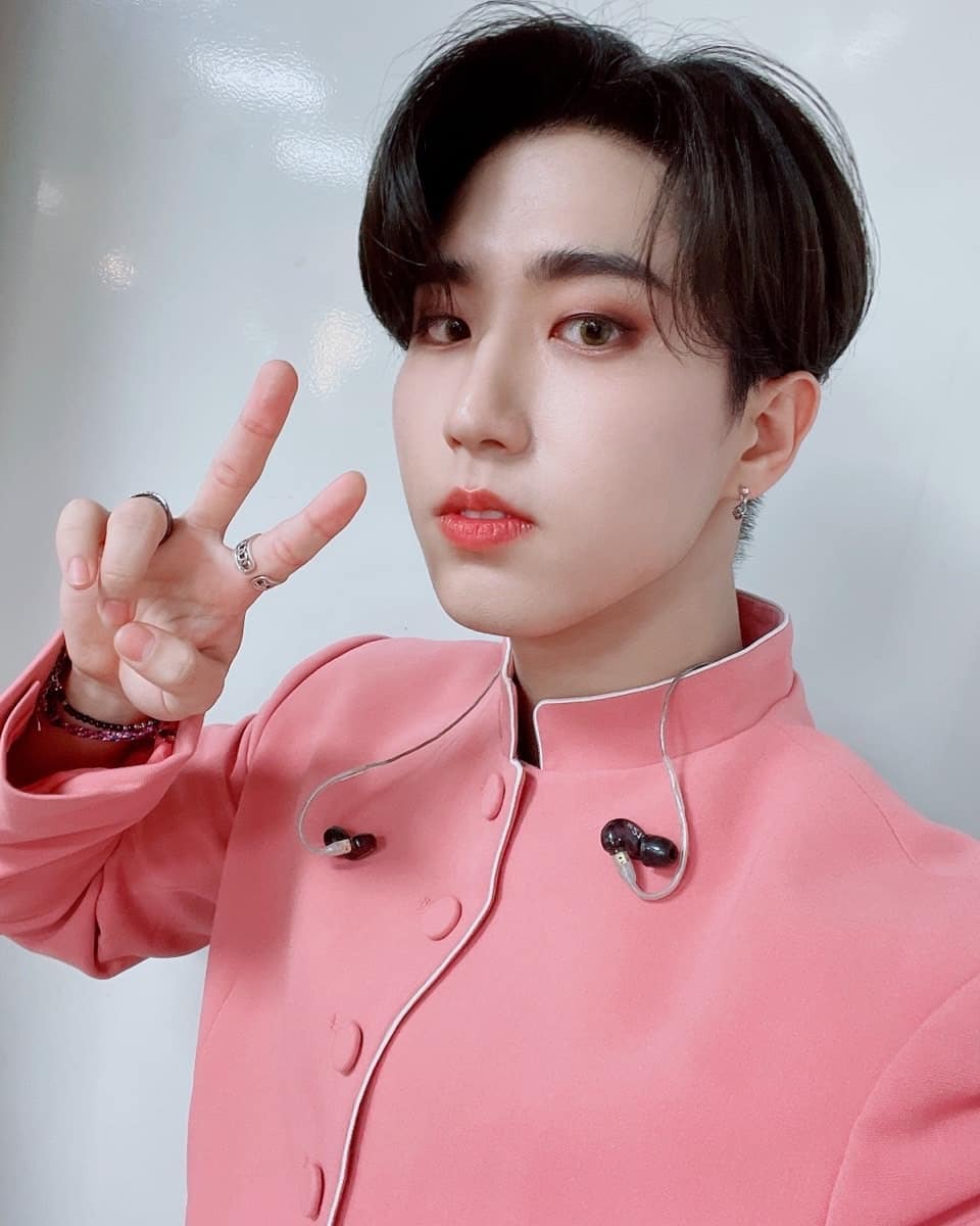 SKZMYHanJisung's tweet photo. [INSTA POST] 220213

@/realstraykids 

🔗https://t.co/wtJkIziqZa

@Stray_Kids
 #StrayKids #스트레이키즈 
#STAYsMY #Han #HanJisung  #한 #한지성 https://t.co/kNHwCU17IK