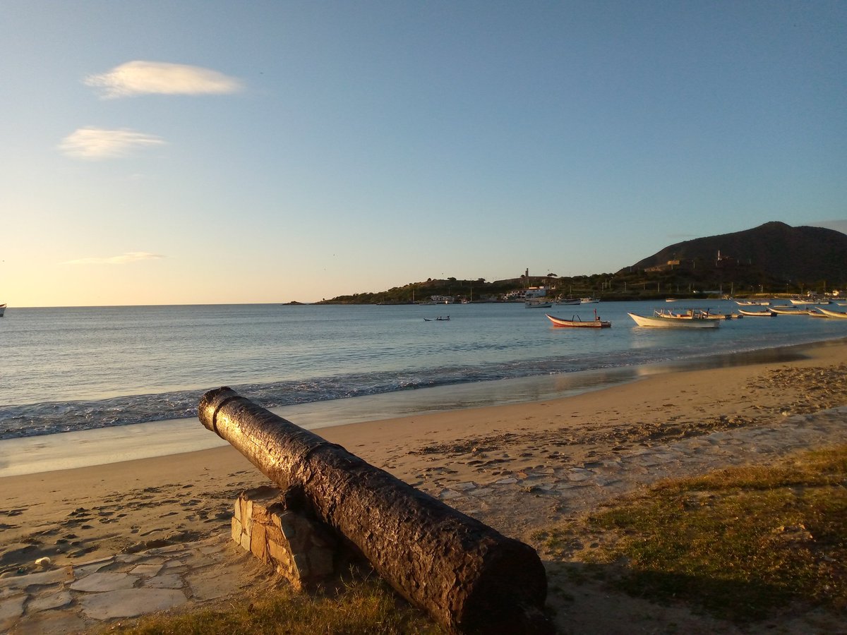 rbrito69's tweet photo. Buen buen domingo mi gente!! Con un buen ☕en mano arrancamos este día. Enfócate en el hoy y disfrútalo al máximo...y apunta a un excelente futuro!!! Te dejo fotos de ayer en la Bahía de Juan Griego, 🌴, isla de Margarita... cuídate 😷 https://t.co/KNplwMcxtj