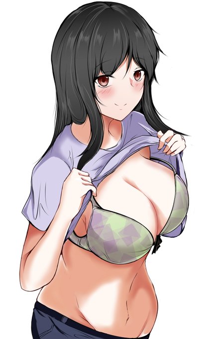 黒髪巨乳のお姉さん 