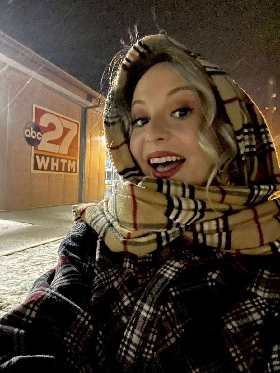 kaylamarie_tv's tweet photo. Some flurries this #SuperBowlLVI Sunday morning. Join @ajukloABC27 and I for your game day forecast, news and more! Starting at 6:00AM! 40 minutes to get that coffee! @abc27News #snowflurries #newslife #WHTM #HarrisburgPA https://t.co/hobag2wSM6