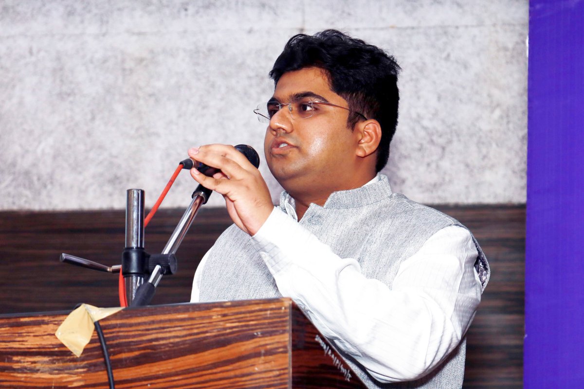 rajkhona's tweet photo. Compering the Budget Lecture Meeting organized by KDO CA Association on 5th February 2022 at K. J. Somaiya Institute of Management Studies and Research.
#compering #compere #UnionBudget2022 #Budget2022 #UnionBudget https://t.co/RrjSJ12Pht