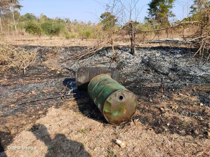 spring_2021's tweet photo. The Salingyi Special Task Force (SSTF) reported today (Feb13) that a PDF camp in Salingyi Tsp, Sagaing Division,was set on fire by military council on Feb11 at around 2pm during a military offensive.SAC also set 2 civilians houses on fire. 
#2022Feb13Coup
#WhatsHappeningInMyanmar https://t.co/Ov92CtGSRW