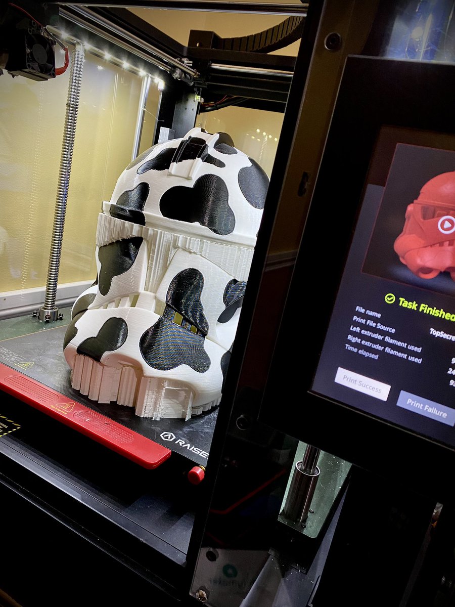 Secret test print finished! 😍

<a href="/Polymaker_3D/">Polymaker</a> PolyLite PLA White/Black, 94 hour print on a <a href="/Raise3D/">Raise3D Technologies</a> Pro2, model by Galactic Armory, MMU by <a href="/Bugman_140/">Big Nick Dimelow</a> - thank you Nick!

.3mm layers, 0.8mm left nozzle (white), 0.4mm right nozzle

See it on thelmshow.com 5PM PST Monday!