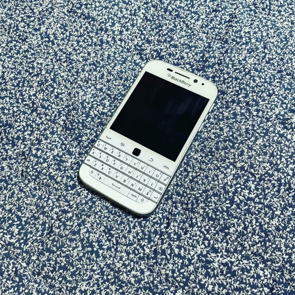 materialit_kr's tweet photo. 영웅은 죽지 않아요, BlackBerry Classic 리뷰
자세한 내용은: https://t.co/DCO9nwPEYR

#Material_IT #blackberry #classic #메터리얼_IT #블랙베리 #클래식 https://t.co/longSMRmDm