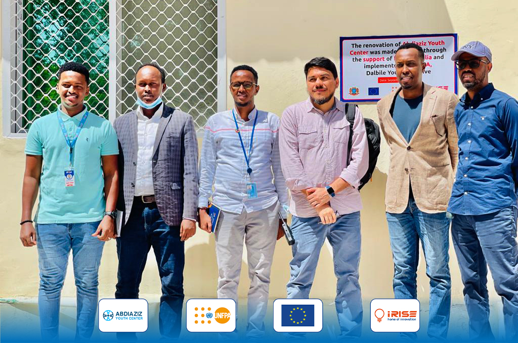 AbdiazizYouth's tweet photo. We are pleased to welcome Victor Valdivieso Deputy Representative from @UNFPA_SOMALIA to our center. Showed him our facility &amp; activity at the center &amp; discussed ways to strengthen our partnership. We're grateful to UNFPA's support &amp; standing by the youth's side.  

#AYCVisit https://t.co/zRpUjcBzpS