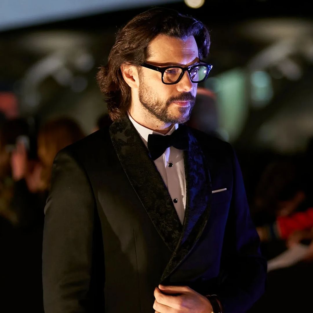 d on Twitter: "el profesor, 3 years later after the second heist #goya2022 https://t.co/12yi1lDJ5F" / Twitter