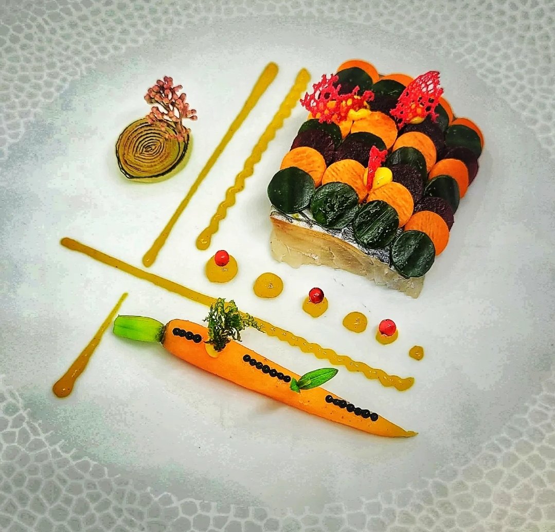 Heart of sea bass just marinated with citrus fruits, Candied carrots with honey and cumin, oscietre prestige caviar
@Petit69022314
#Paris #chefpanel #theartoplating #culinary #artofplating #professionalchefs #chefsplateform #foodartchefs #chefsroll #gourmet #instachef