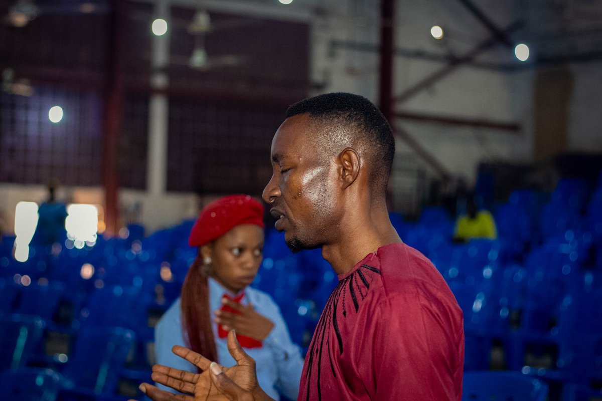 Foursquarejeb's tweet photo. Full Service Highlights
Breakthrough Prayers before the service.
#FGCJebakoService #FoursquareJeb https://t.co/TnAxEfxxIq