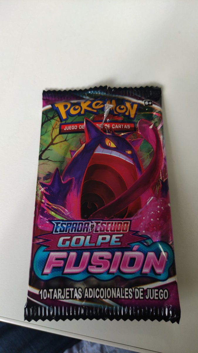 luispinguinus's tweet photo. @Pokemon_ES_ESP. A ver si controlais la cantidad de cartas que vienen en los sobres. 5 sobres comprados y todos con 9 cartas en lugar de 10....vaya timo!!..... y no es la primera vez. https://t.co/oWoUYfZXkD